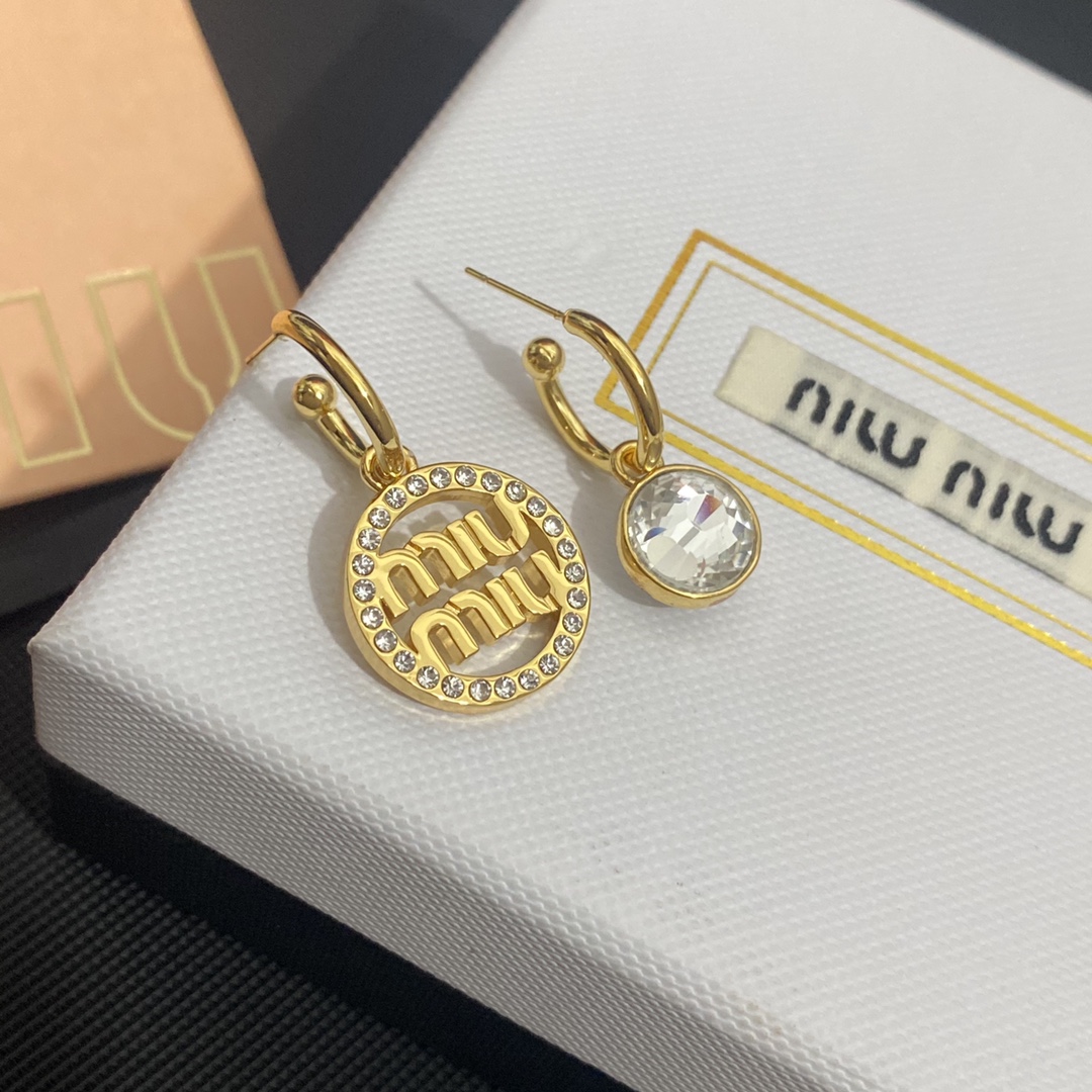 A482  MIUMIU earrings 109552