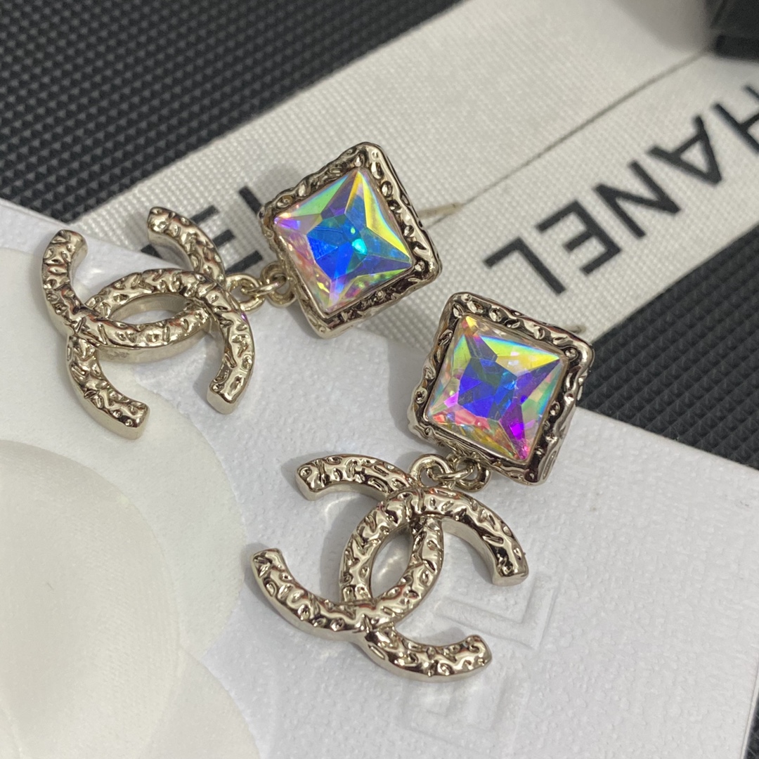 A592  Chanel earrings 109550