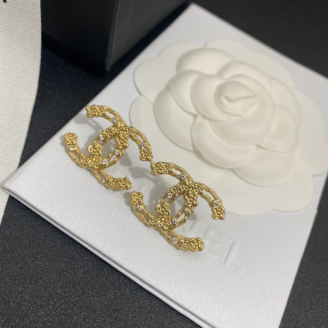 A879  Chanel earrings 108504