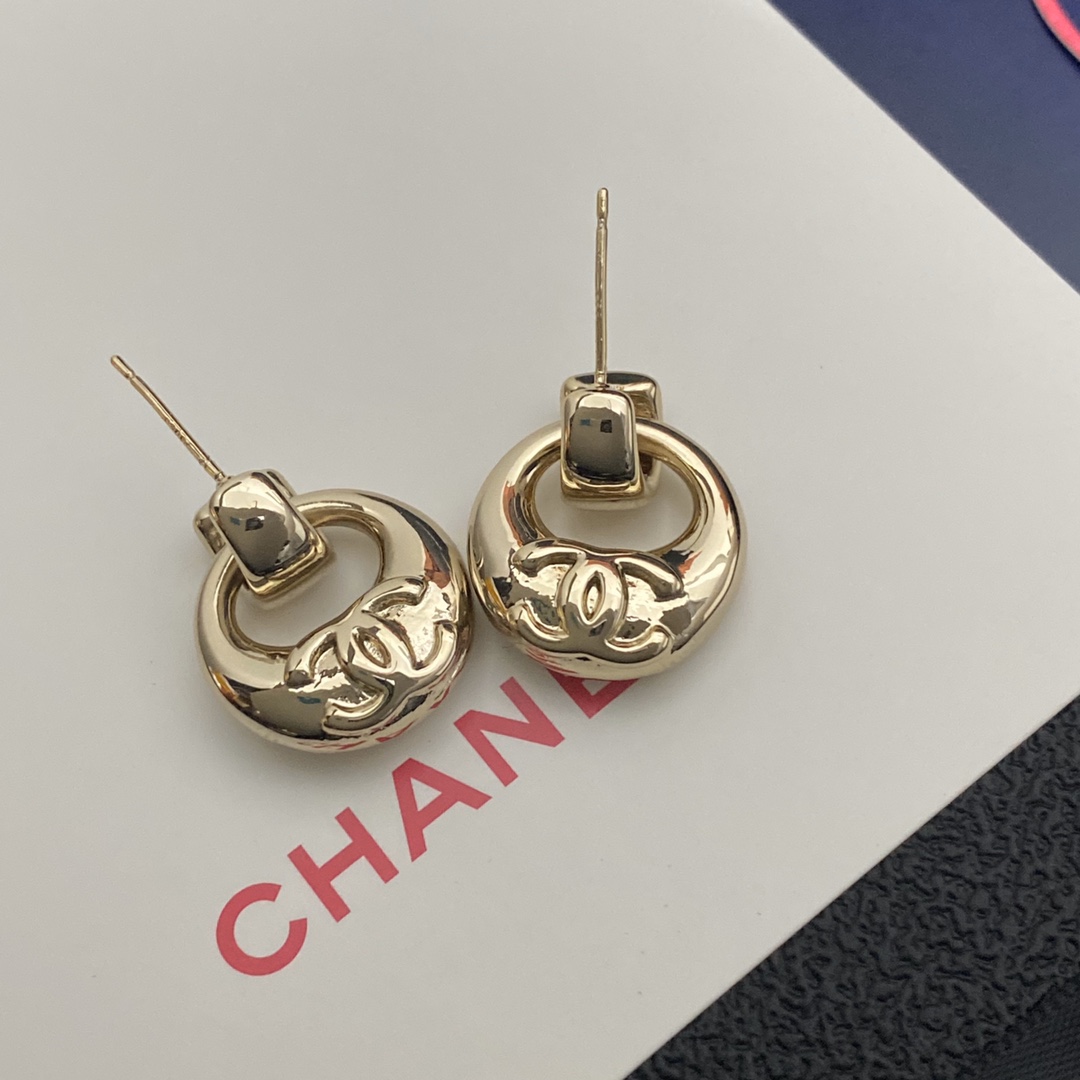 A437 Chanel earrings 109549