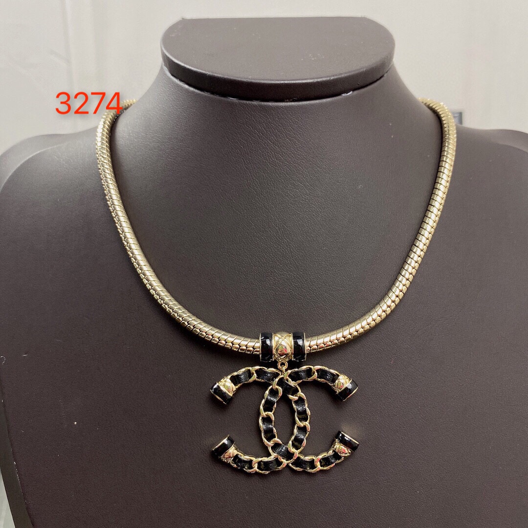 Chanel choker necklace 109525
