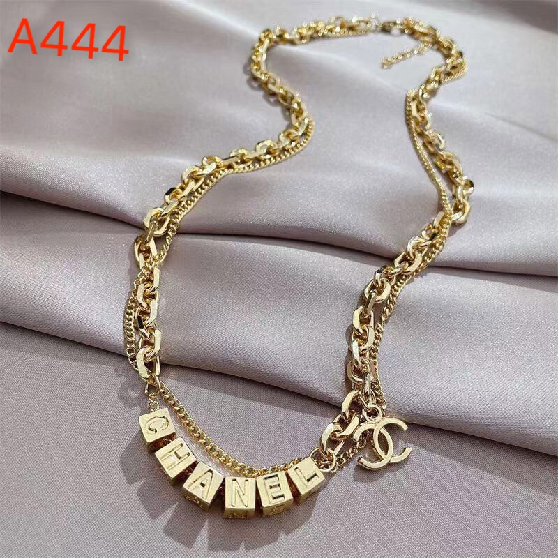 Chanel necklace 109524