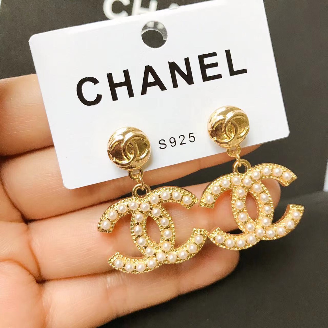 Chanel earrings 109523