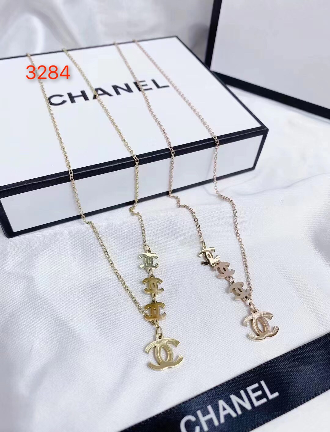 Chanel long necklace 109513