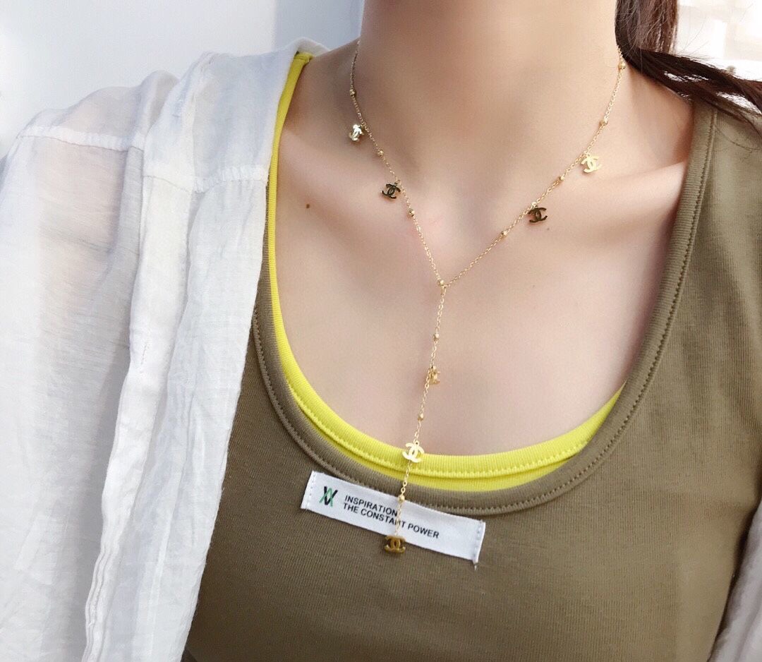 Chanel long necklace 109513