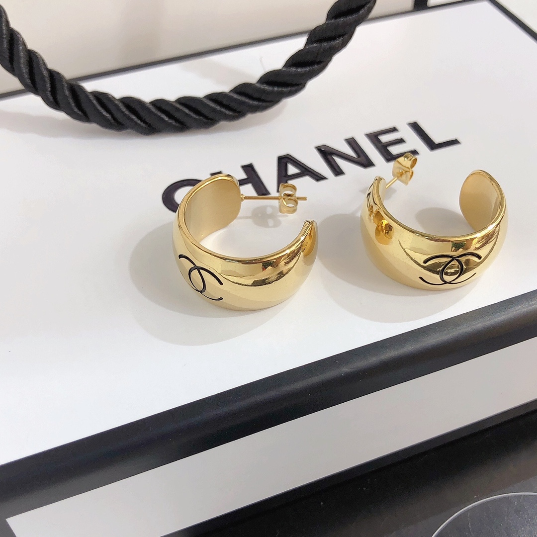 A568   Chanel earrings 106170