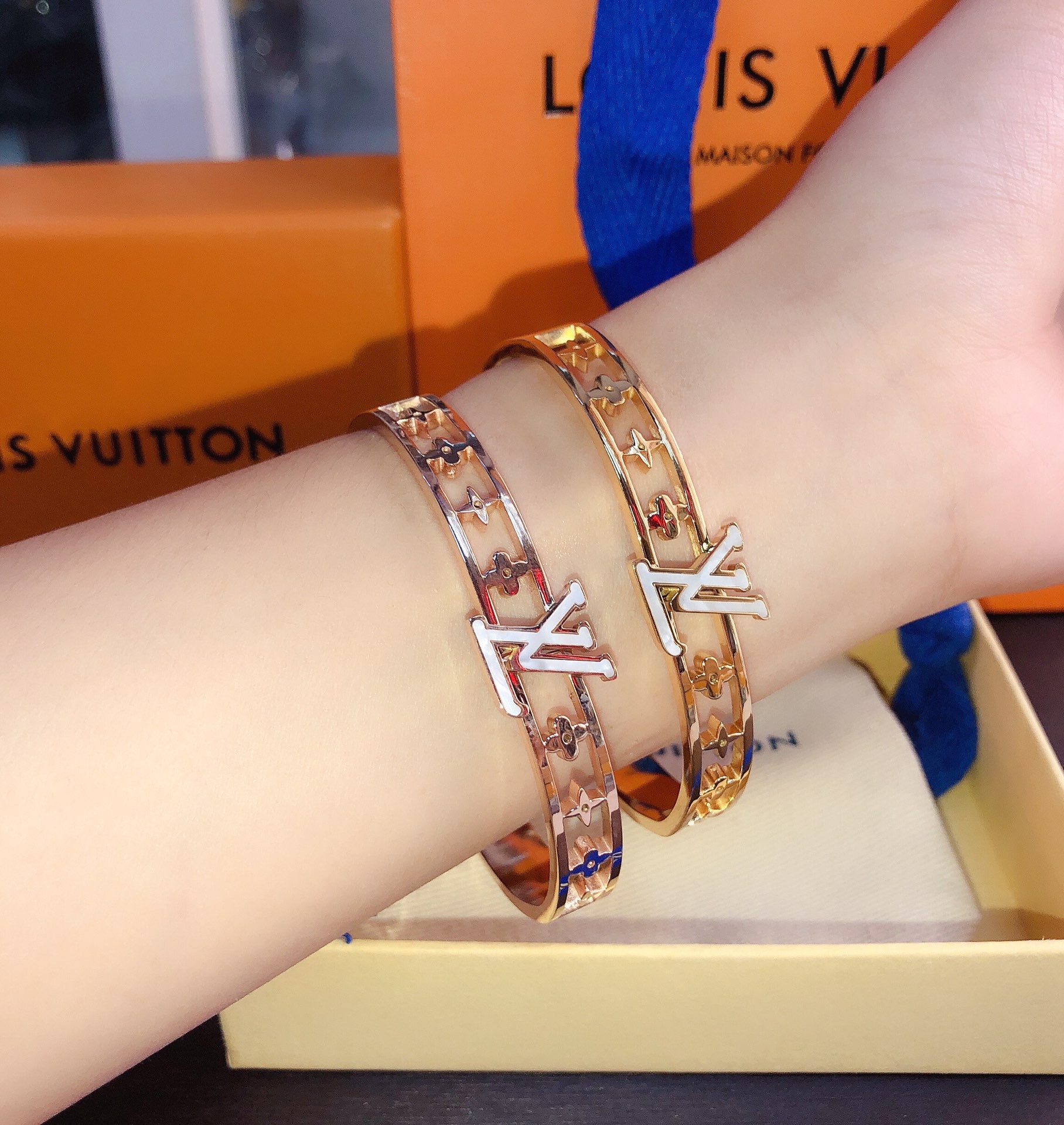 S079 LV Bracelet 109616