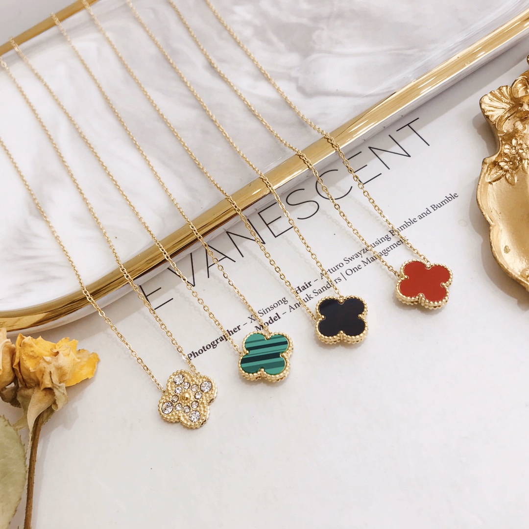 X132 VCA Vancleef double face necklace 109584