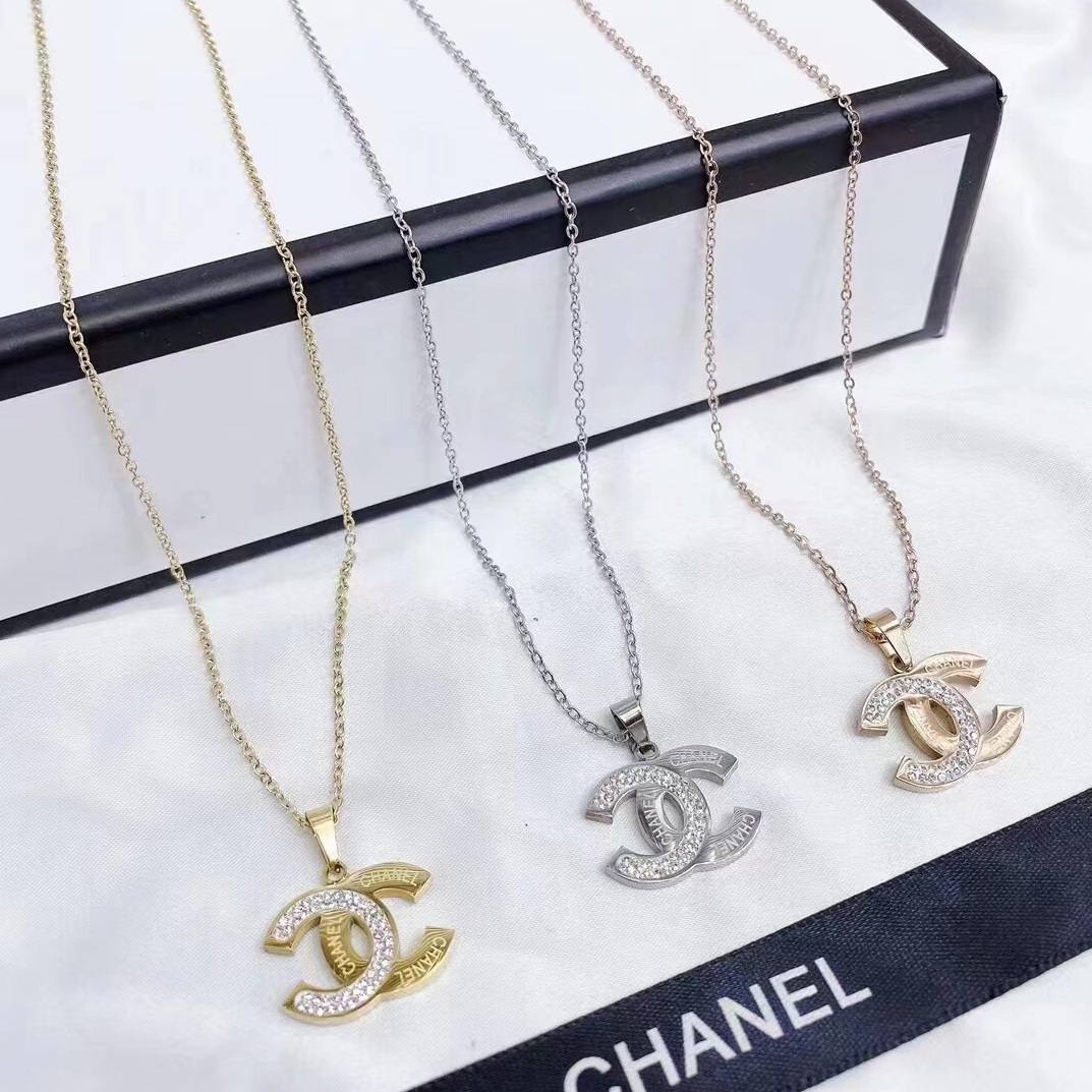 Chanel necklace 109570