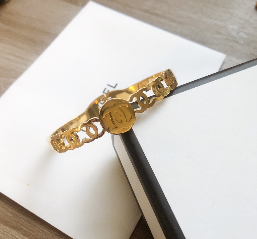 Chanel bracelet 109721