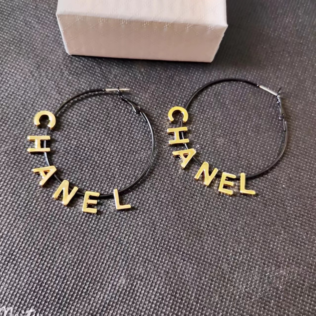 Chanel earrings 109715