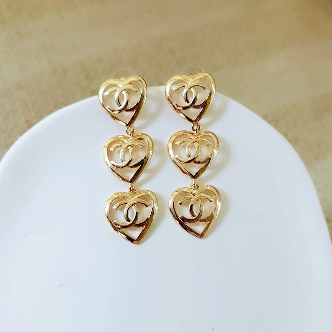 Chanel earrings 109714