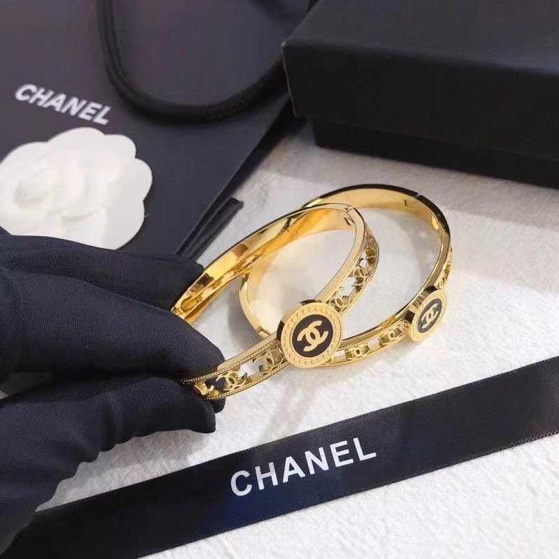 Chanel gold vintage bracelet 1pcs 109707