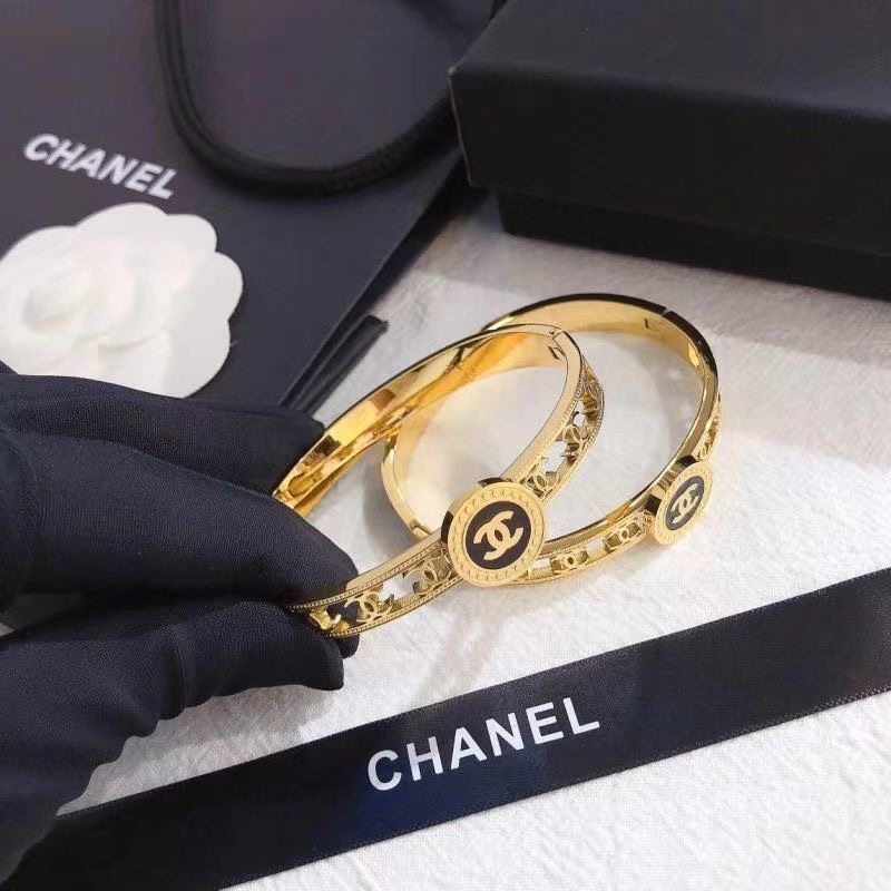 Chanel gold vintage bracelet 1pcs 109707