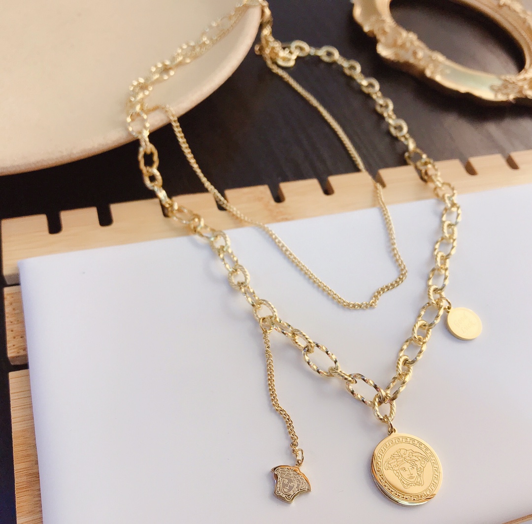 X105 Versace necklace 109690