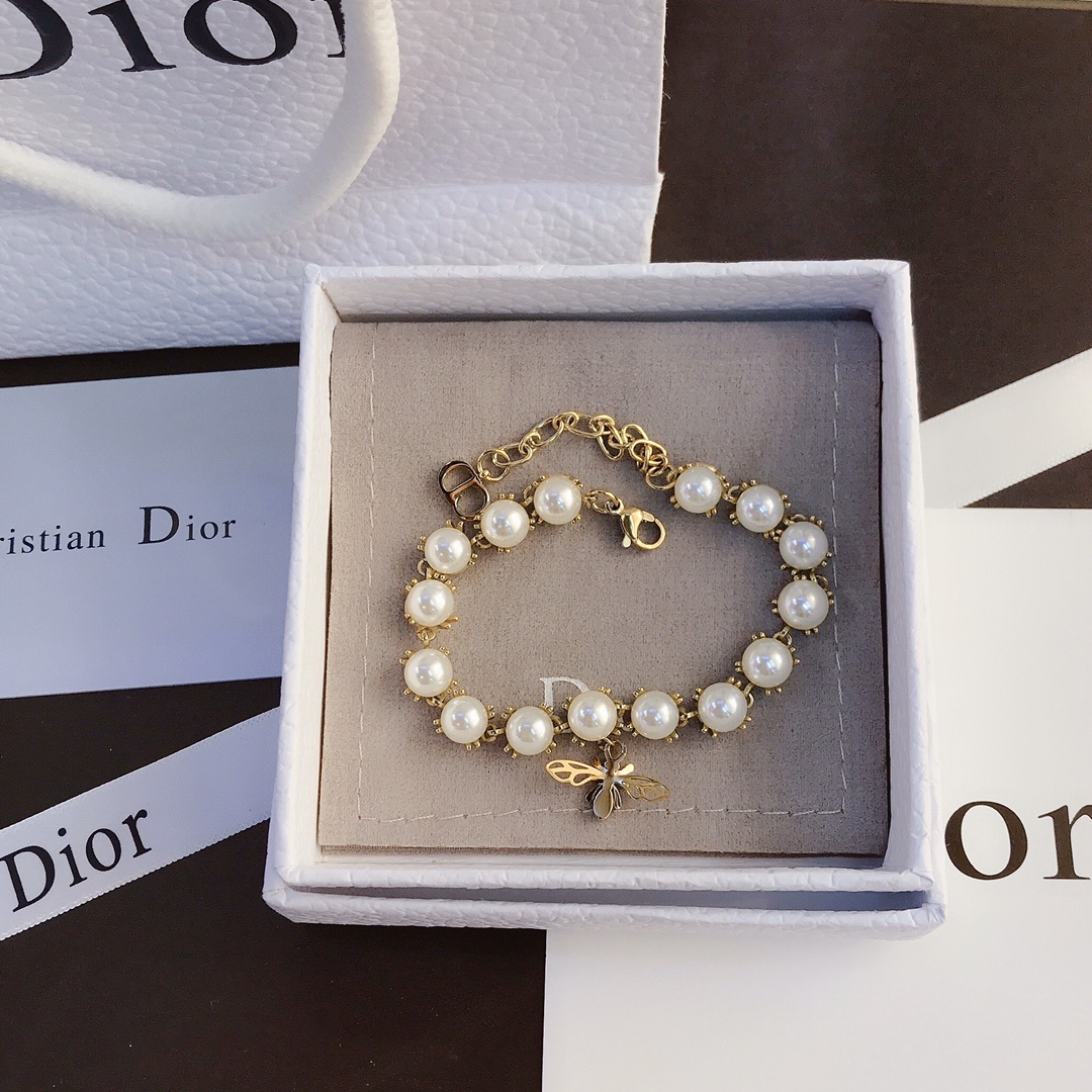 L044 Dior Pearls bee bracelet 109689