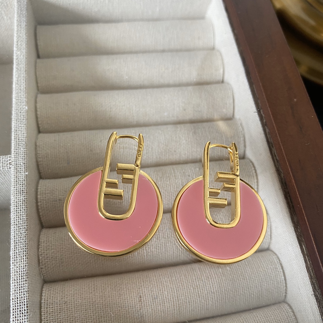 A335 Fendi earrings 109782