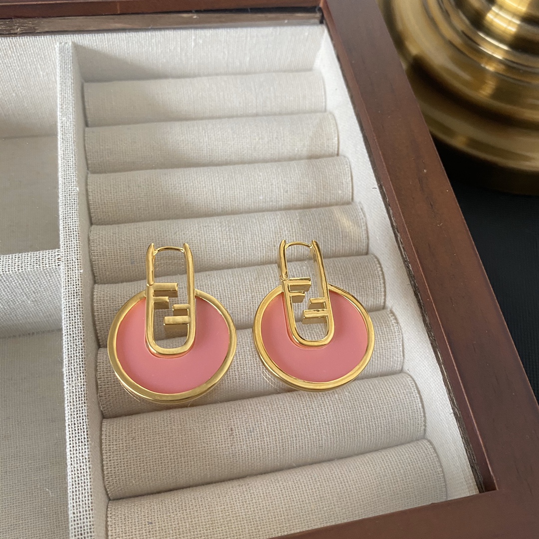 A335 Fendi earrings 109782