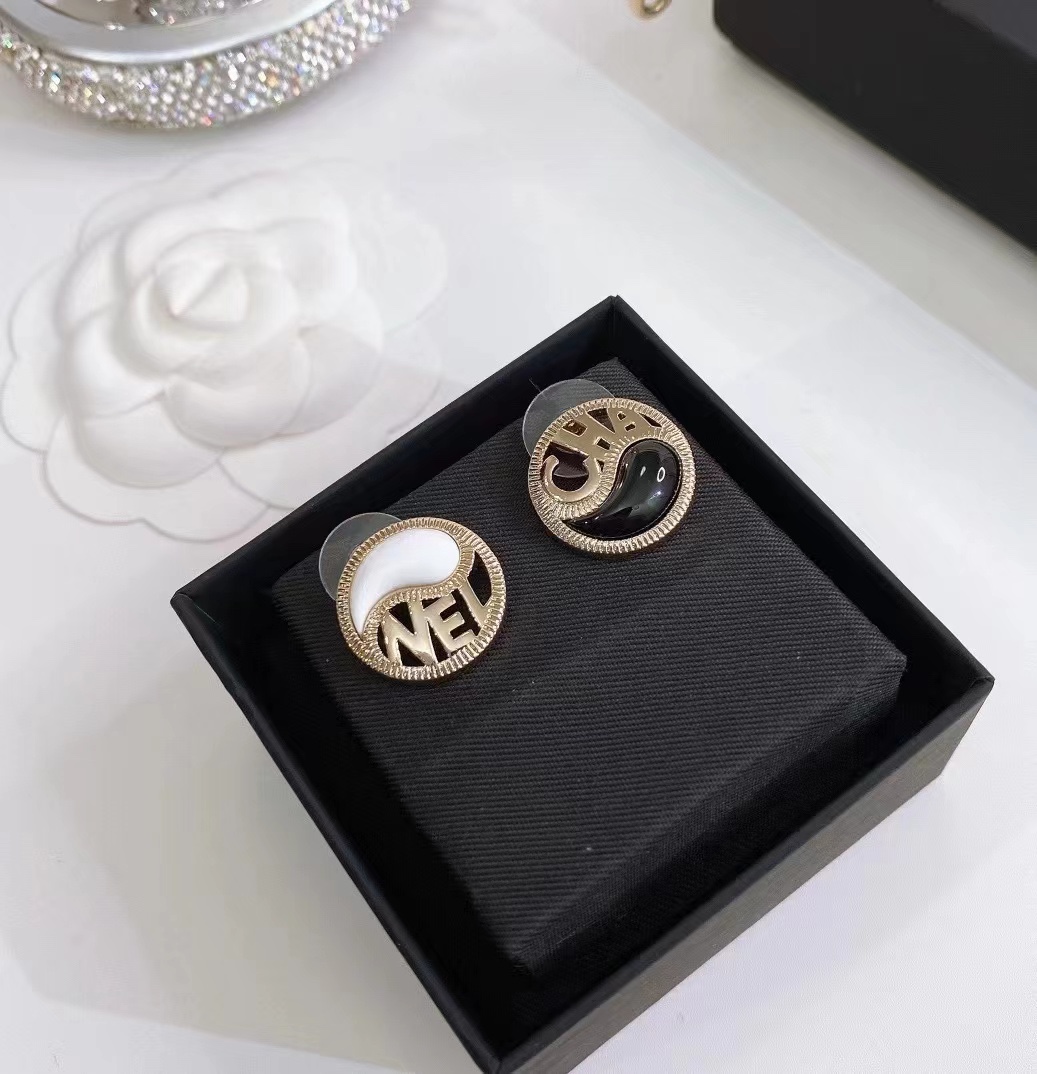 A1083 Chanel earrings 109771