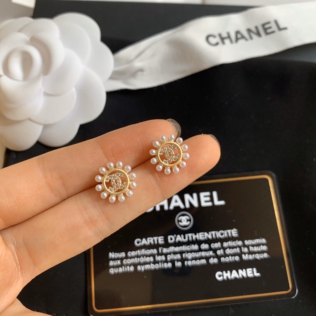 A208 Chanel earrings stud 109751