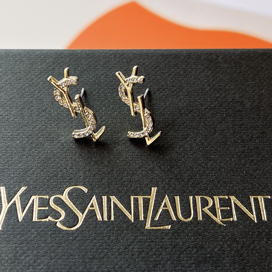 A790  YSL earrings 109750