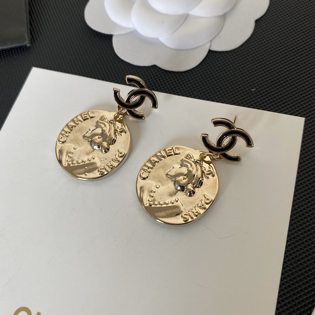 A1084 Chanel earrings 109792