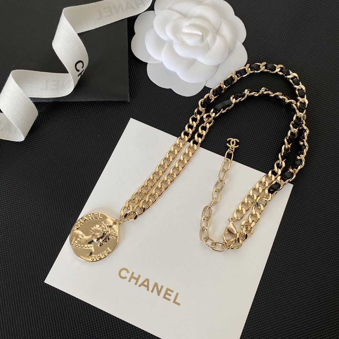 B486 chanel lambskin necklace 109790