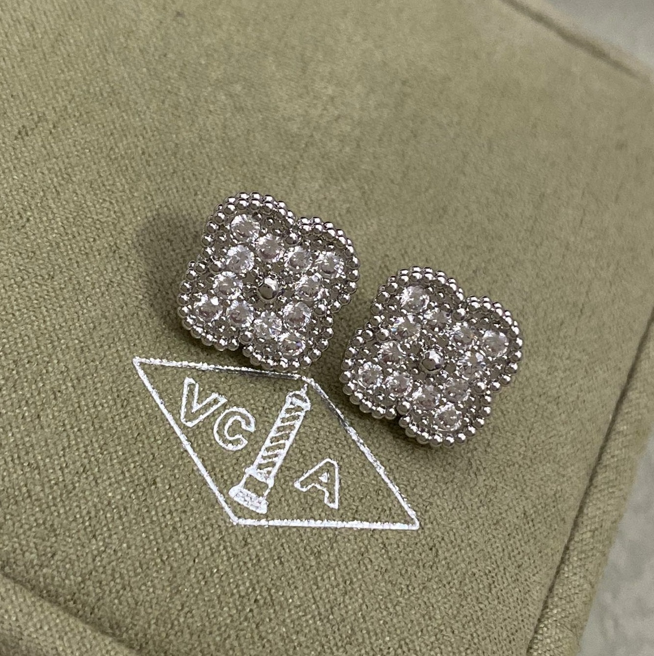 A504 Vancleef earrings 109841