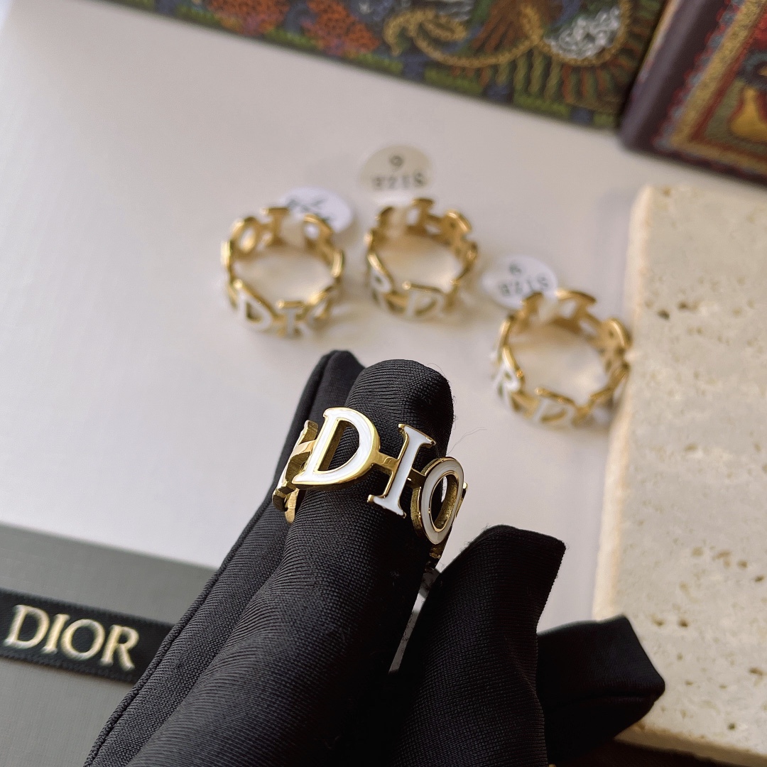 J089 Dior ring 109808