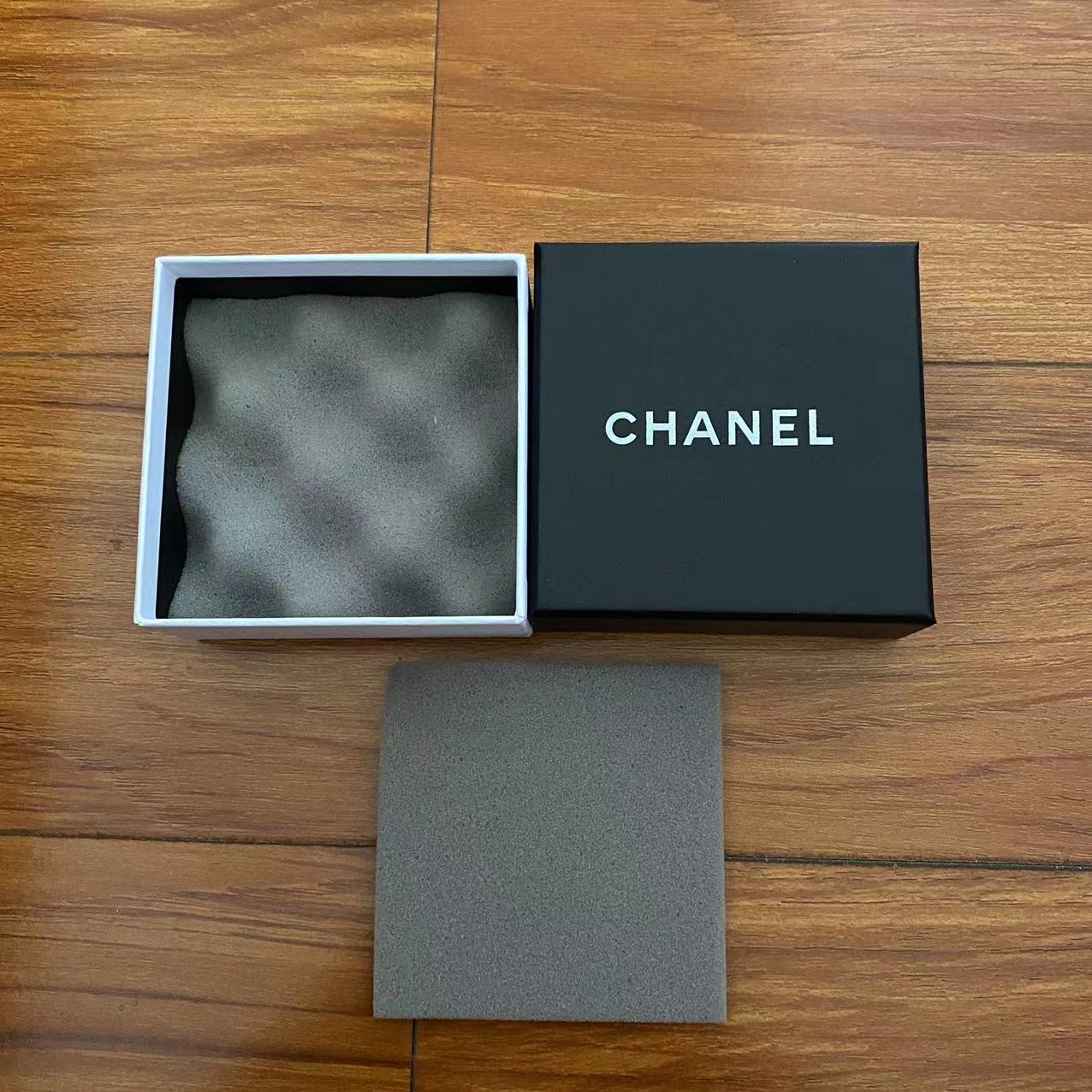 Chanel jewelry box 1pcs