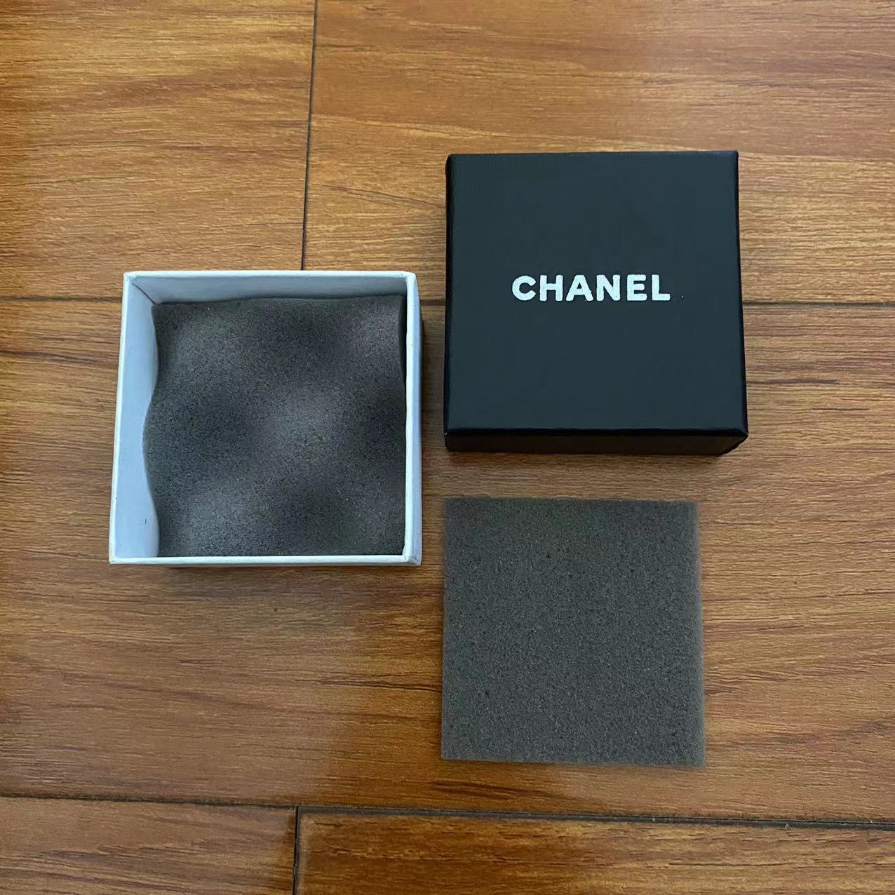 Chanel jewelry box 1pcs size S