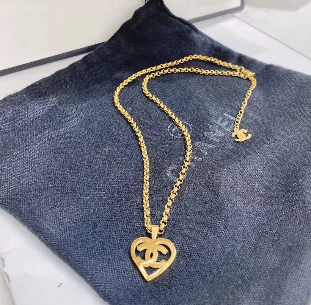 Chanel necklace 109849