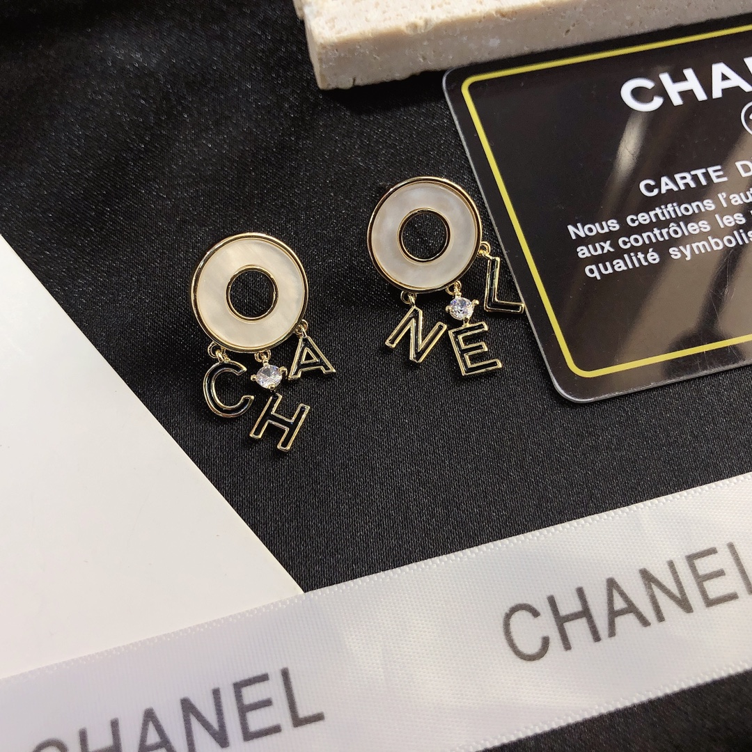 A471 Chanel earrings 109852