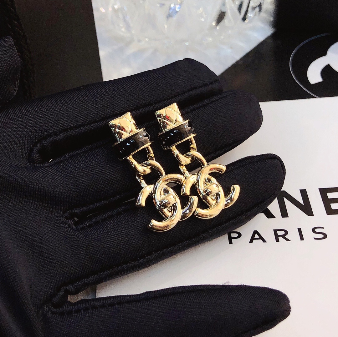 A444 Chanel earrings 109853
