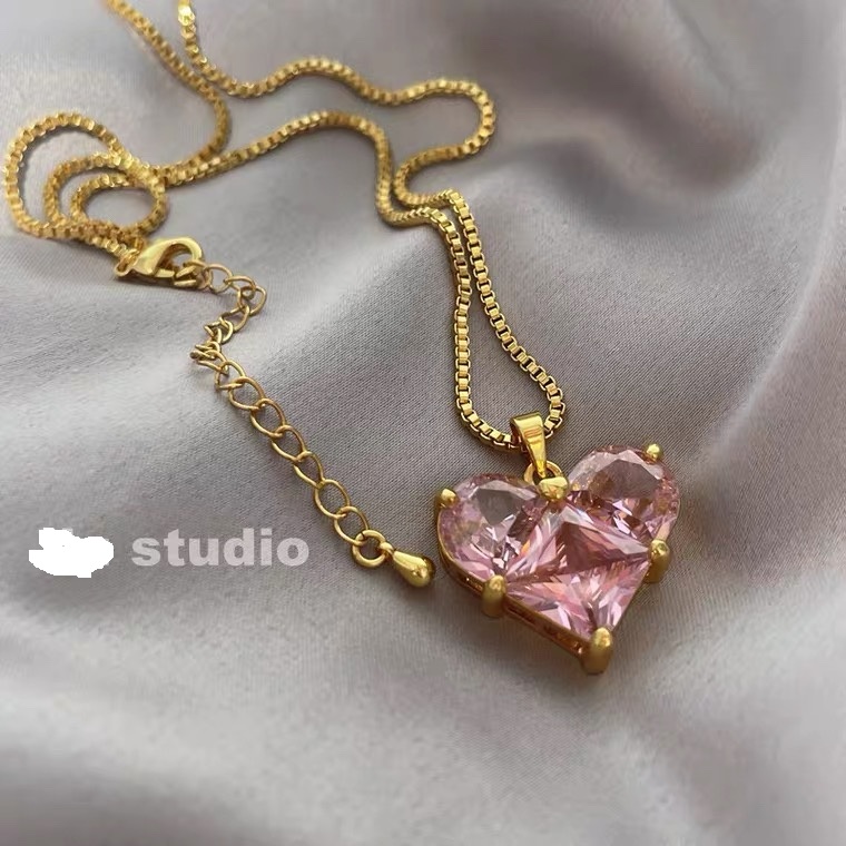 B505 Celine pink heart necklace 110030