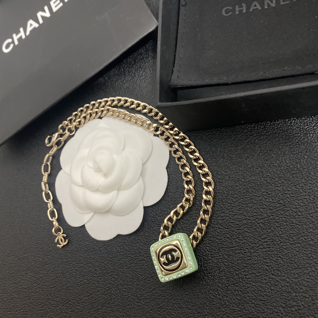 B313 Chanel necklace 110028