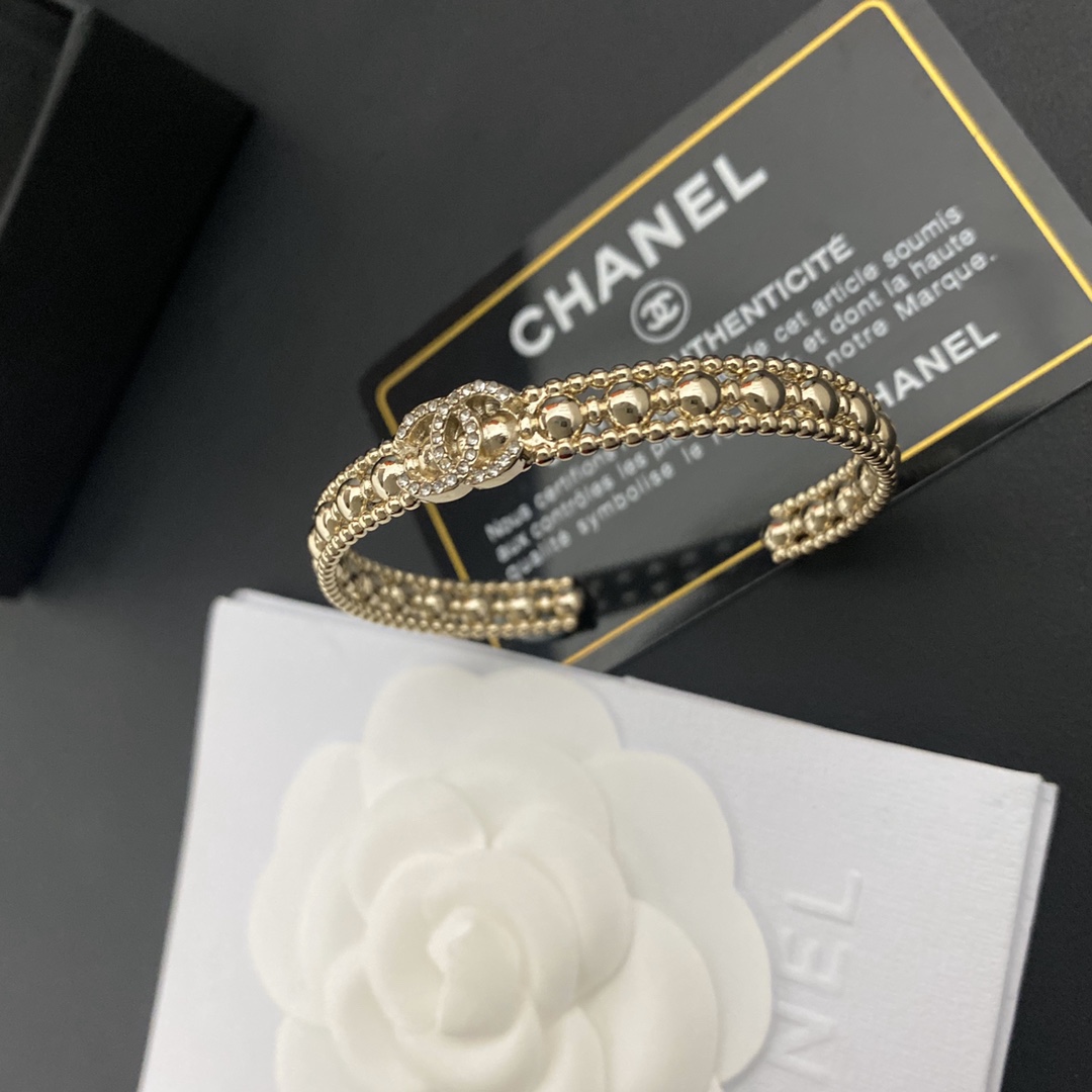 B219  Chanel bracelet 109041