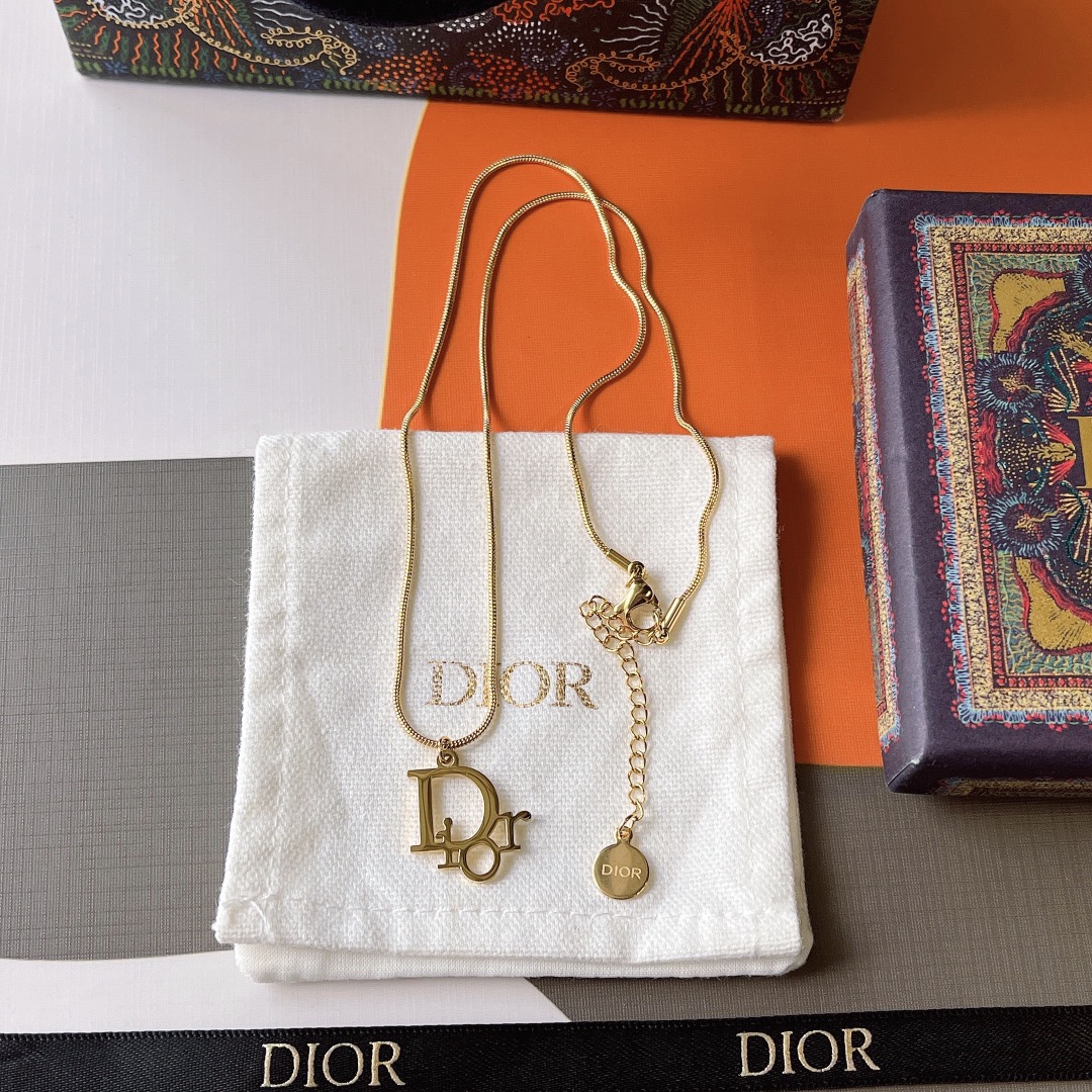 X466 Dior necklace 109921