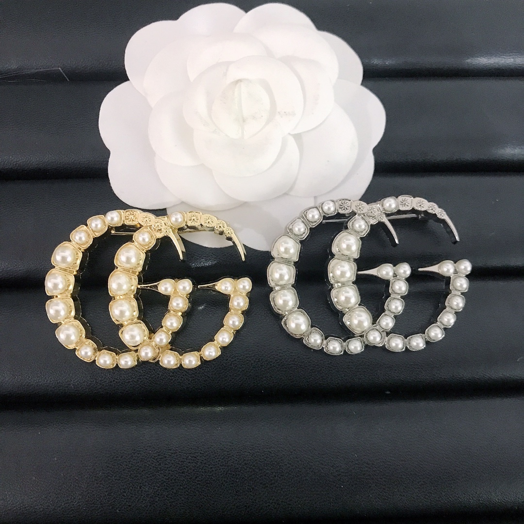 Gucci brooch 109941