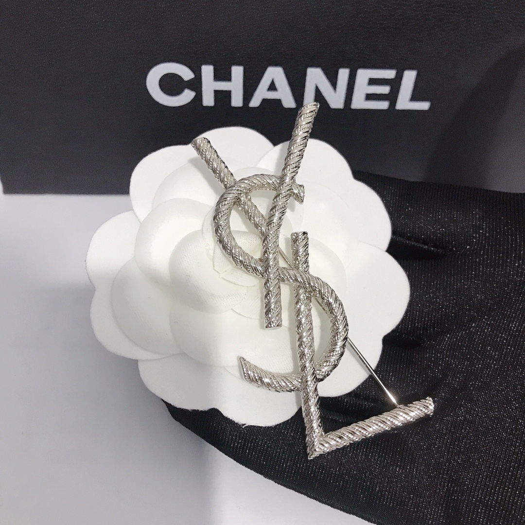 YSL silver brooch 109961