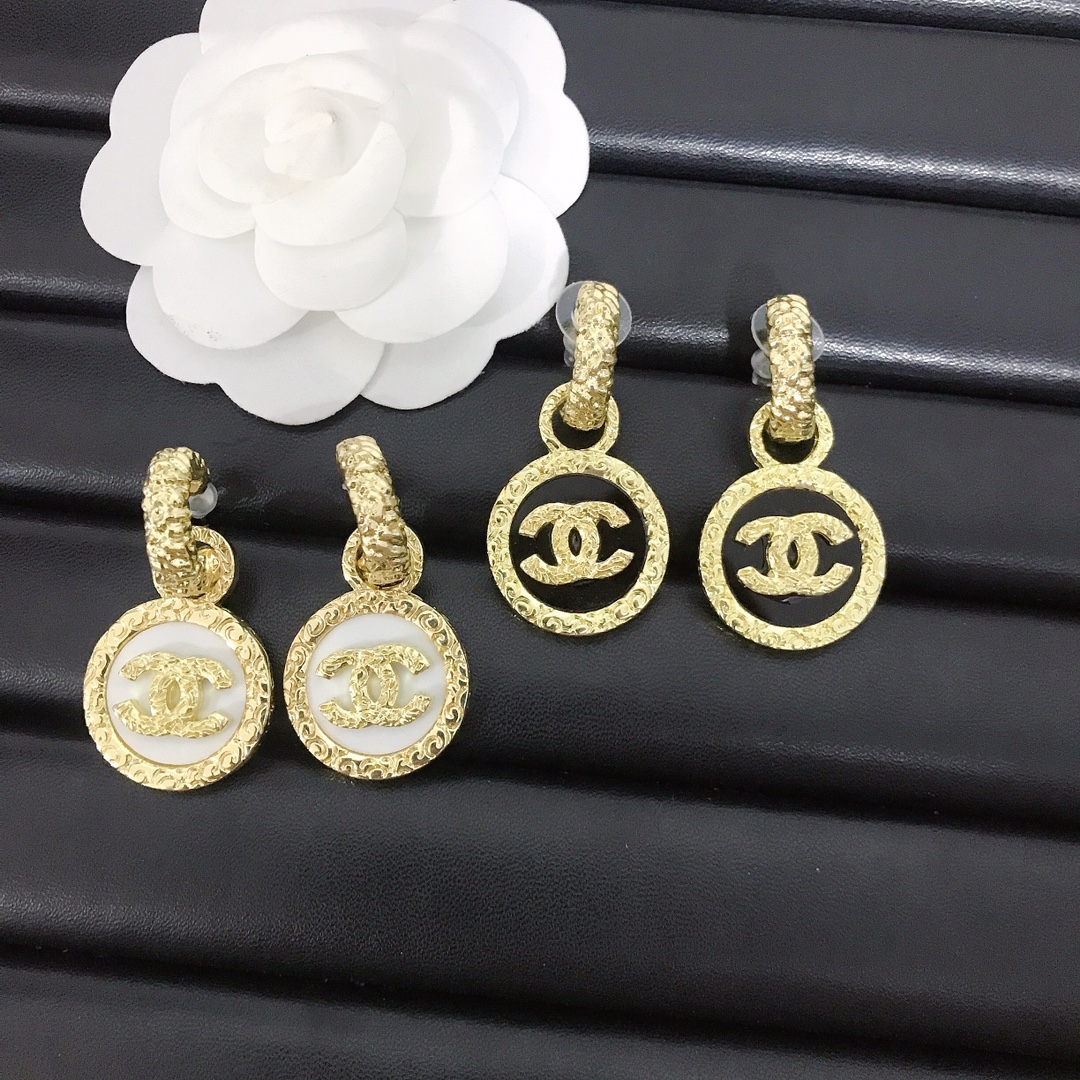 Chanel earrings 109968