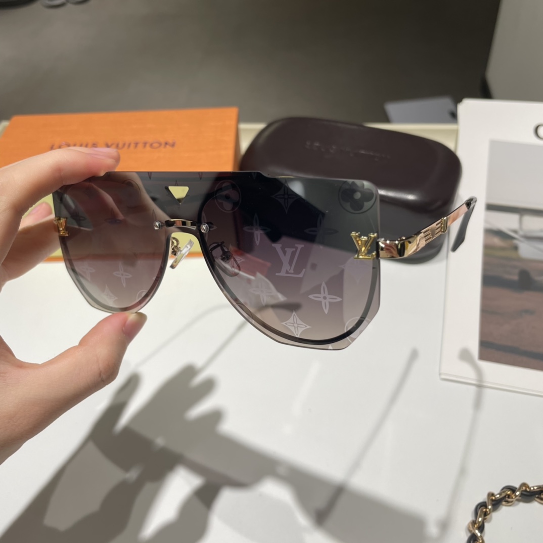 LV Sunglasses 3055
