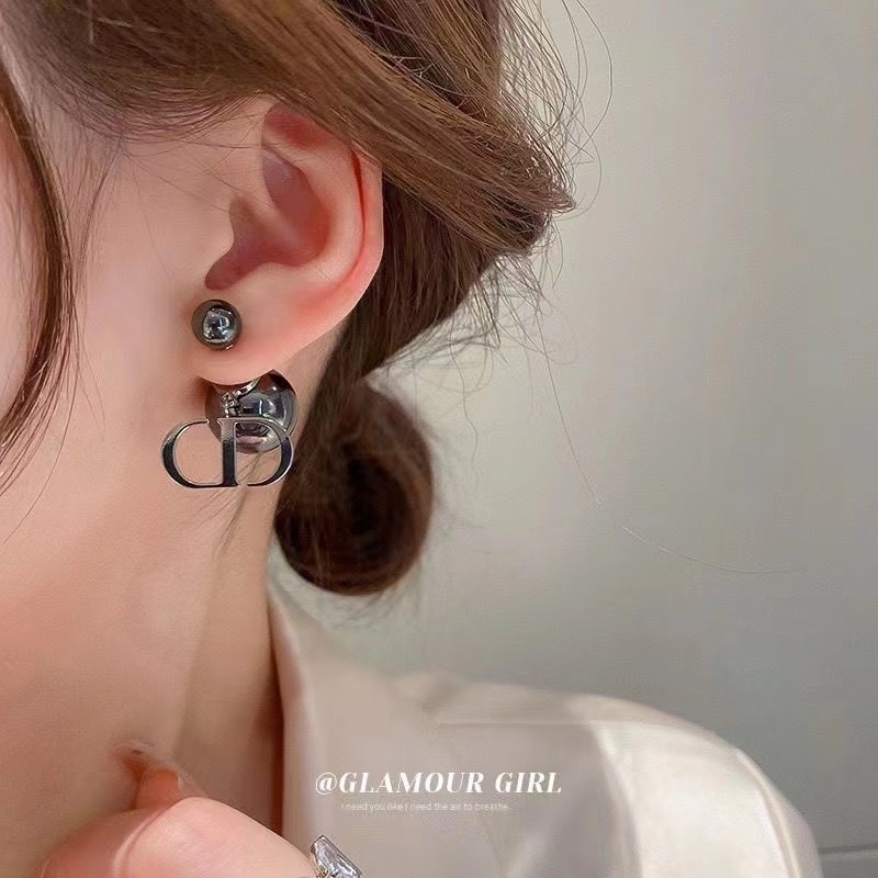 A281 Dior Black pearls earrings