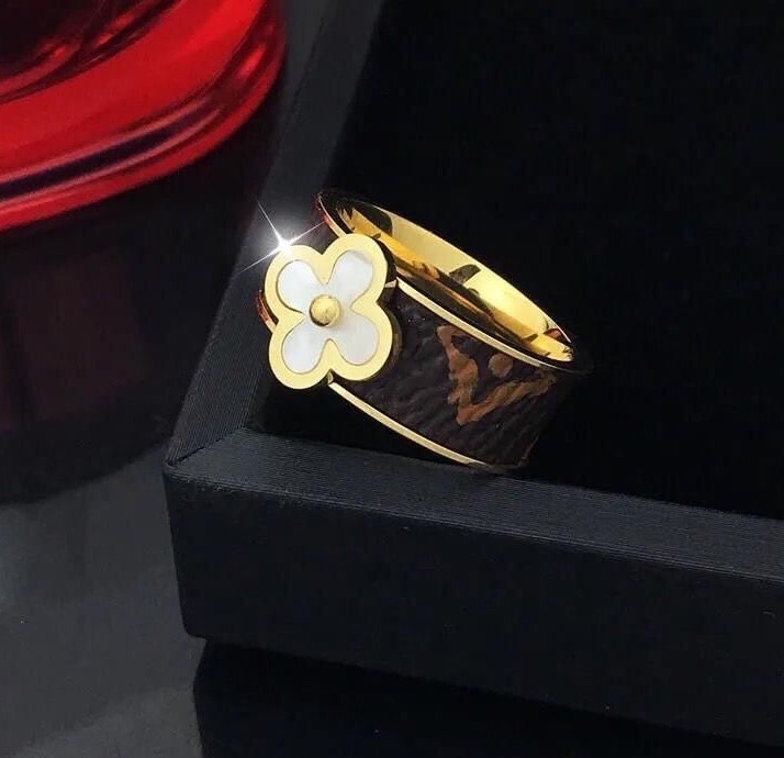 LV Louis vuitton Titanium steel ring 110112