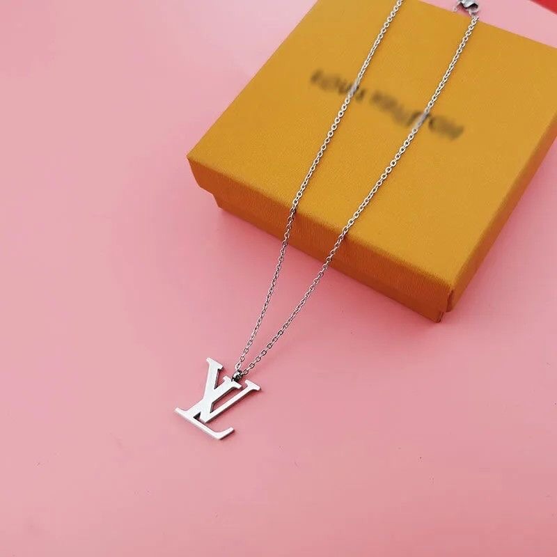 LV logo Titanium steel necklace 110125