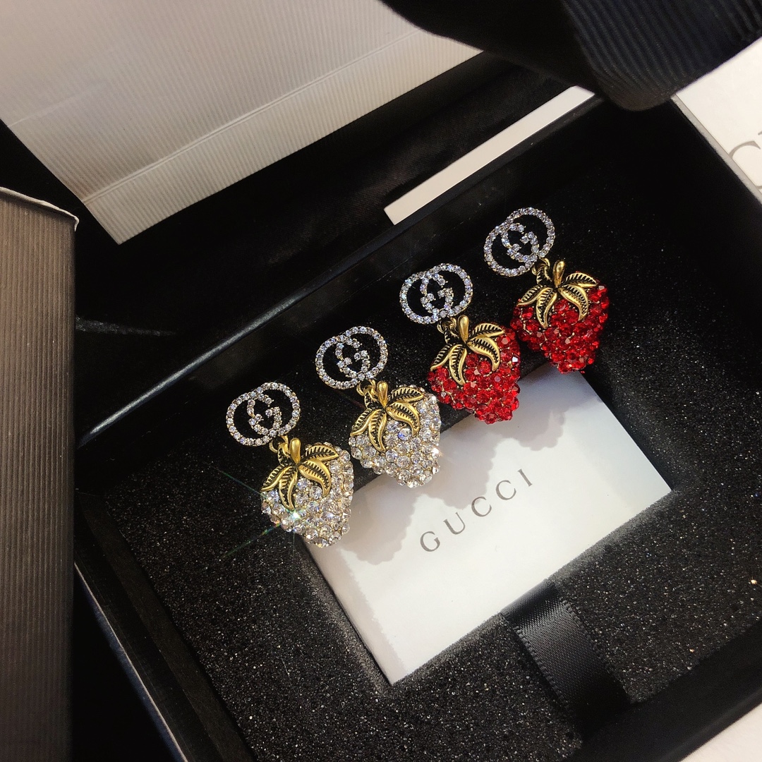 A465 Gucci strawberry earrings 110188