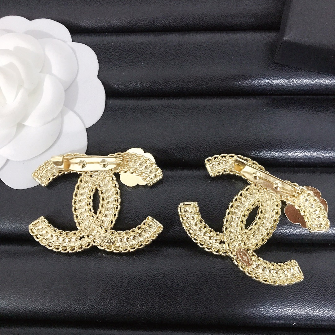 Chanel flower brooch 110269
