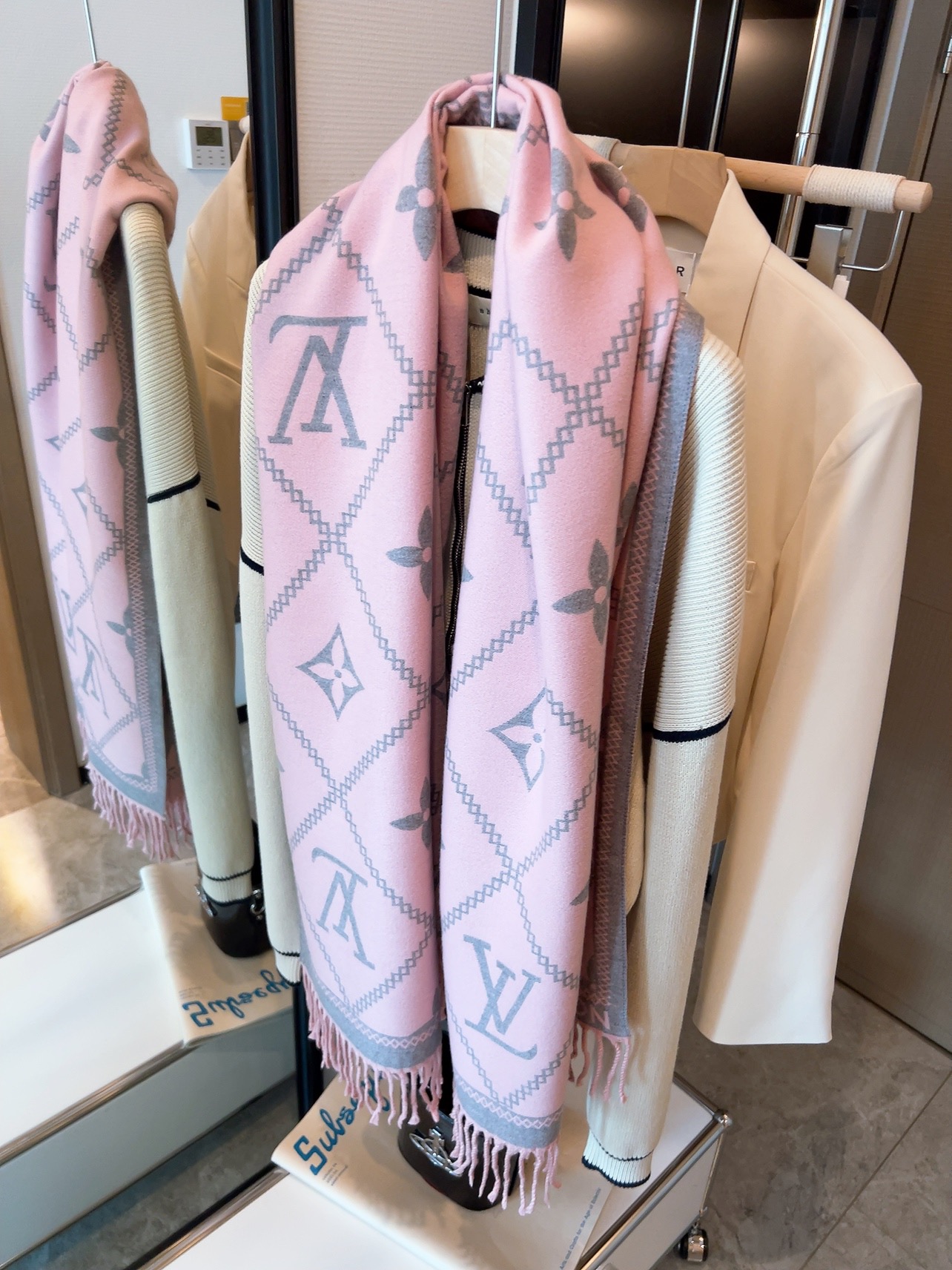 LV Louis vuitton Scarf 110259