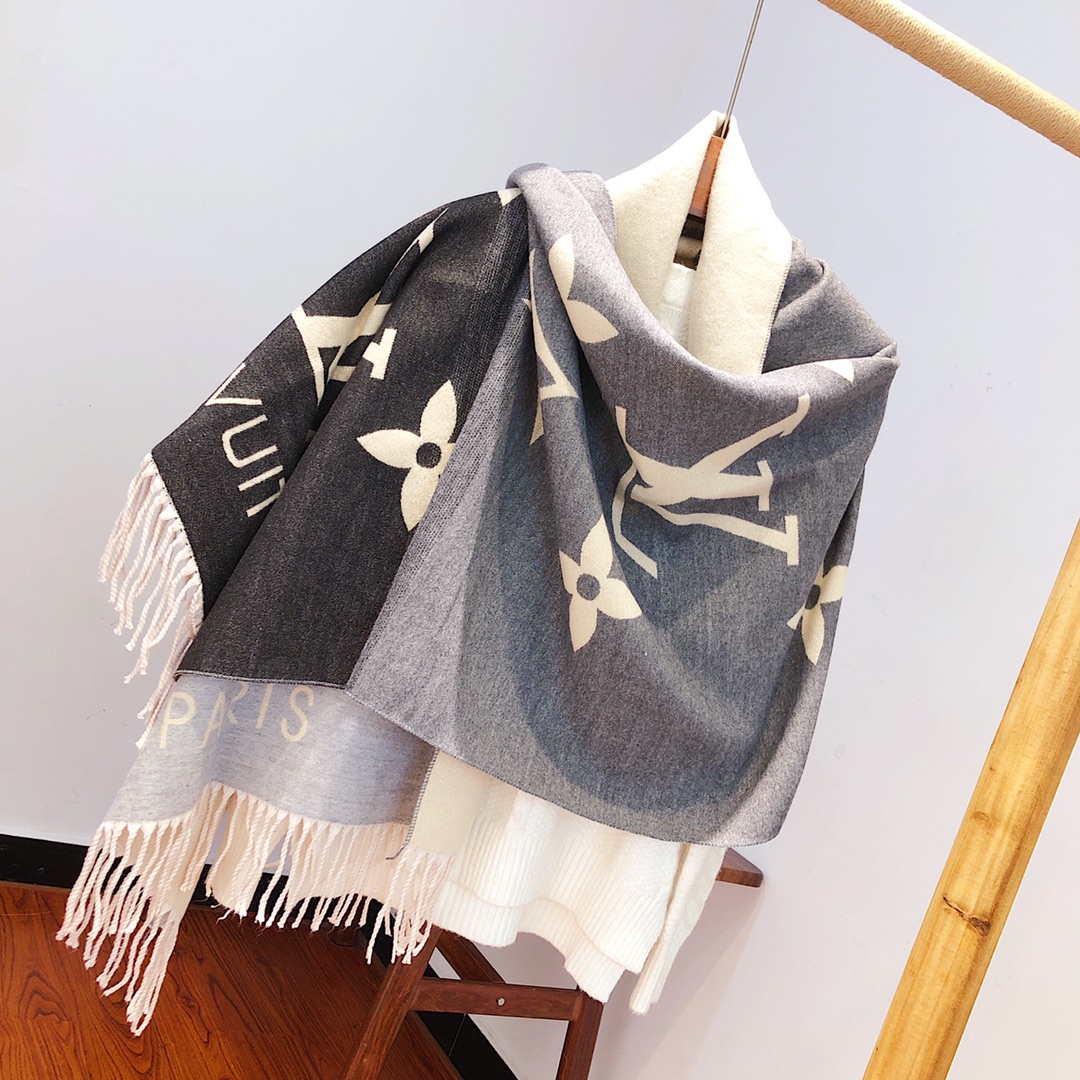 LV Louis vuitton Scarf 110246