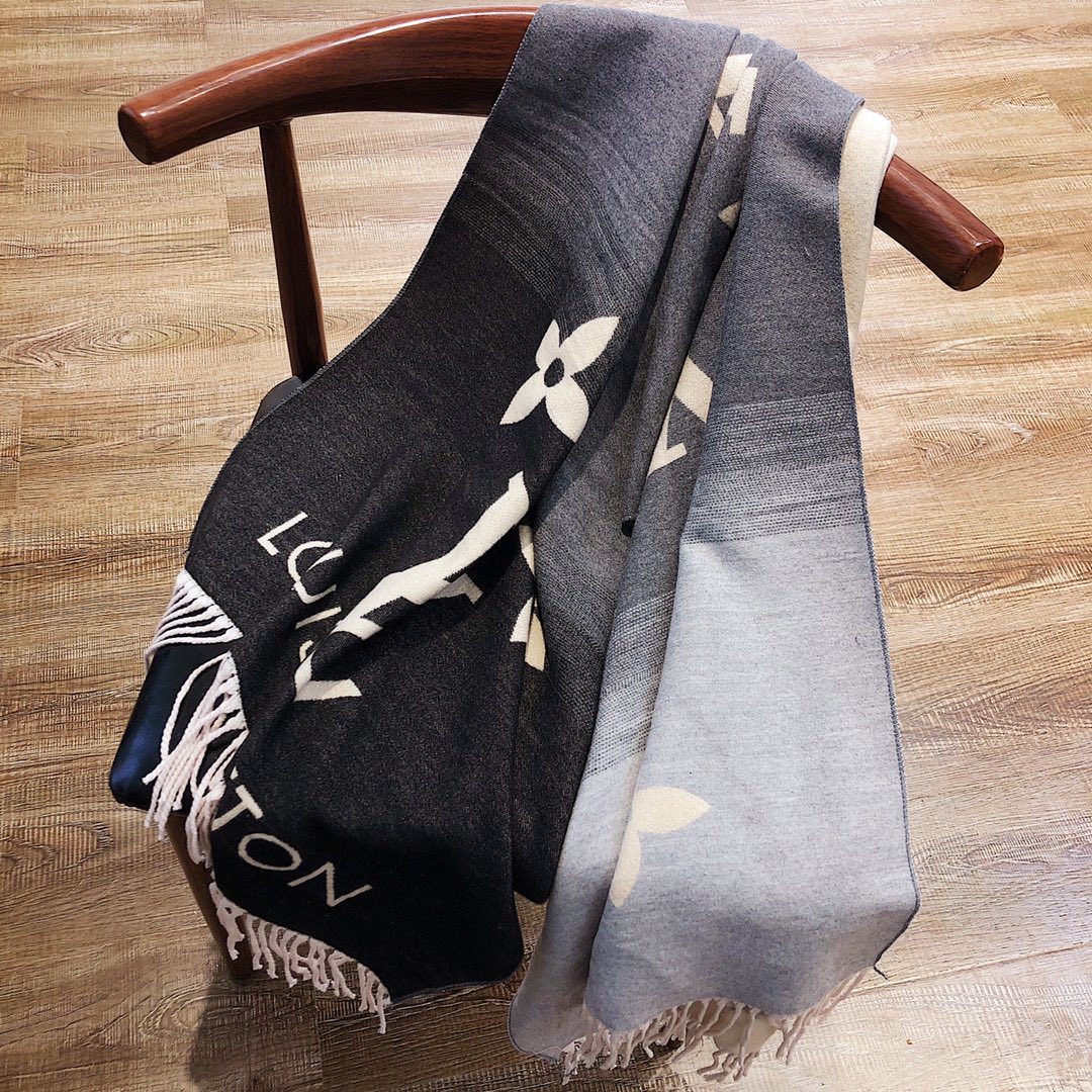 LV Louis vuitton Scarf 110246
